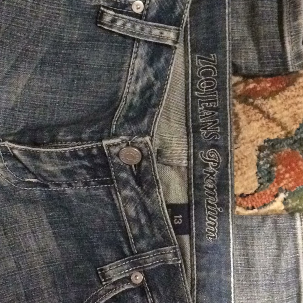 Jeans - Picture 2 of 3